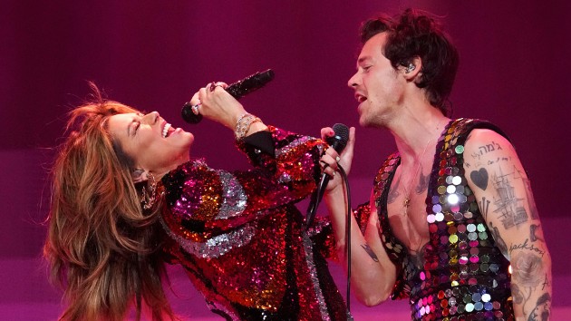 Harry Styles’ opening act Shania Twain loves his relationship with his mom